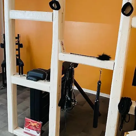 Liebesnest Erotikzimmer Bdsm Privatunterkunft *